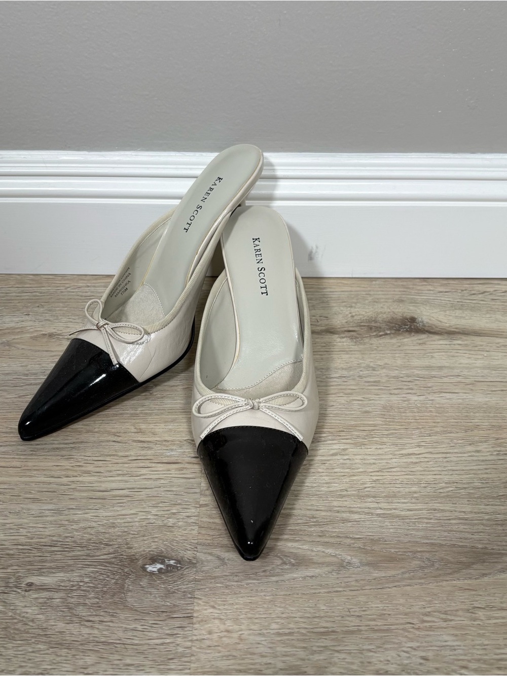 Karen Scott Black & Cream Kitten Heels